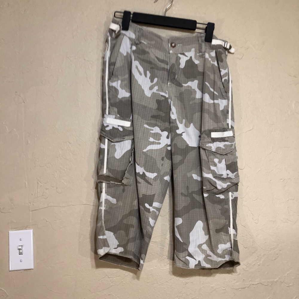 Da-Nang Camouflage Cargo Crop Pants